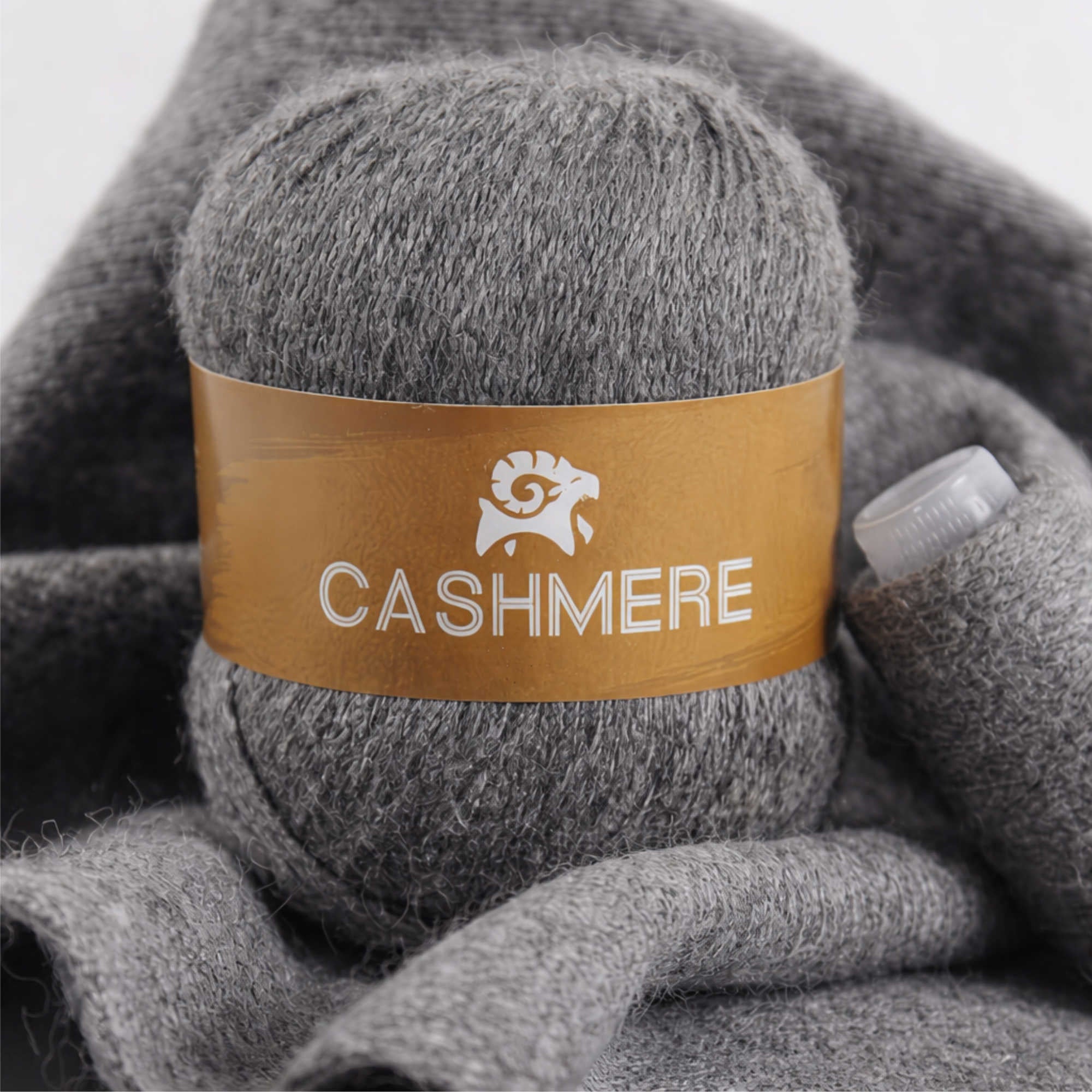 NOMIRO 100 % Kaschmir Wollgarn - 300 g Set aus 6 Knäueln - weiches Premium Strickgarn für Winterkleidung und Accessoires