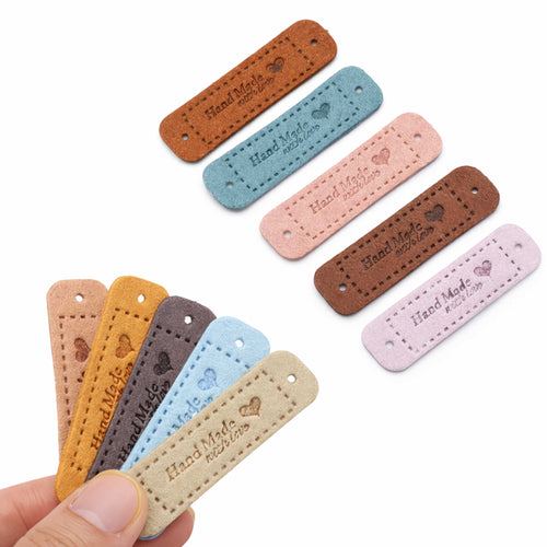 Handmade Labels aus Kunstleder zum Annähen in verschiedenen Farben für Strick und Häkelprojekte